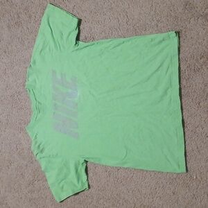 Nike Men's Short Sleeve Tshirt size M